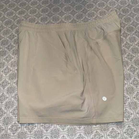 Lululemon Pace Breaker Linerless Short 5' Natural Ivory Size XL - Picture 8 of 15